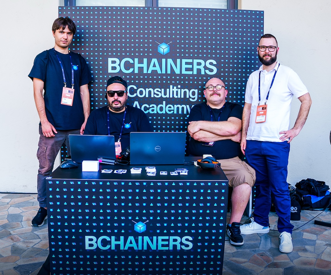 Il team Bchainers al loro stand